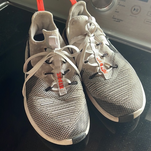 Nike 8.5 - Picture 2 of 4